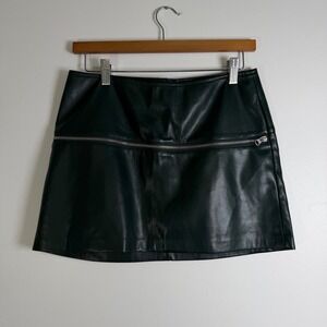 Forever 21 Mini Skirt Womens Medium Green Faux Leather Zipper Detail Moto Edgy